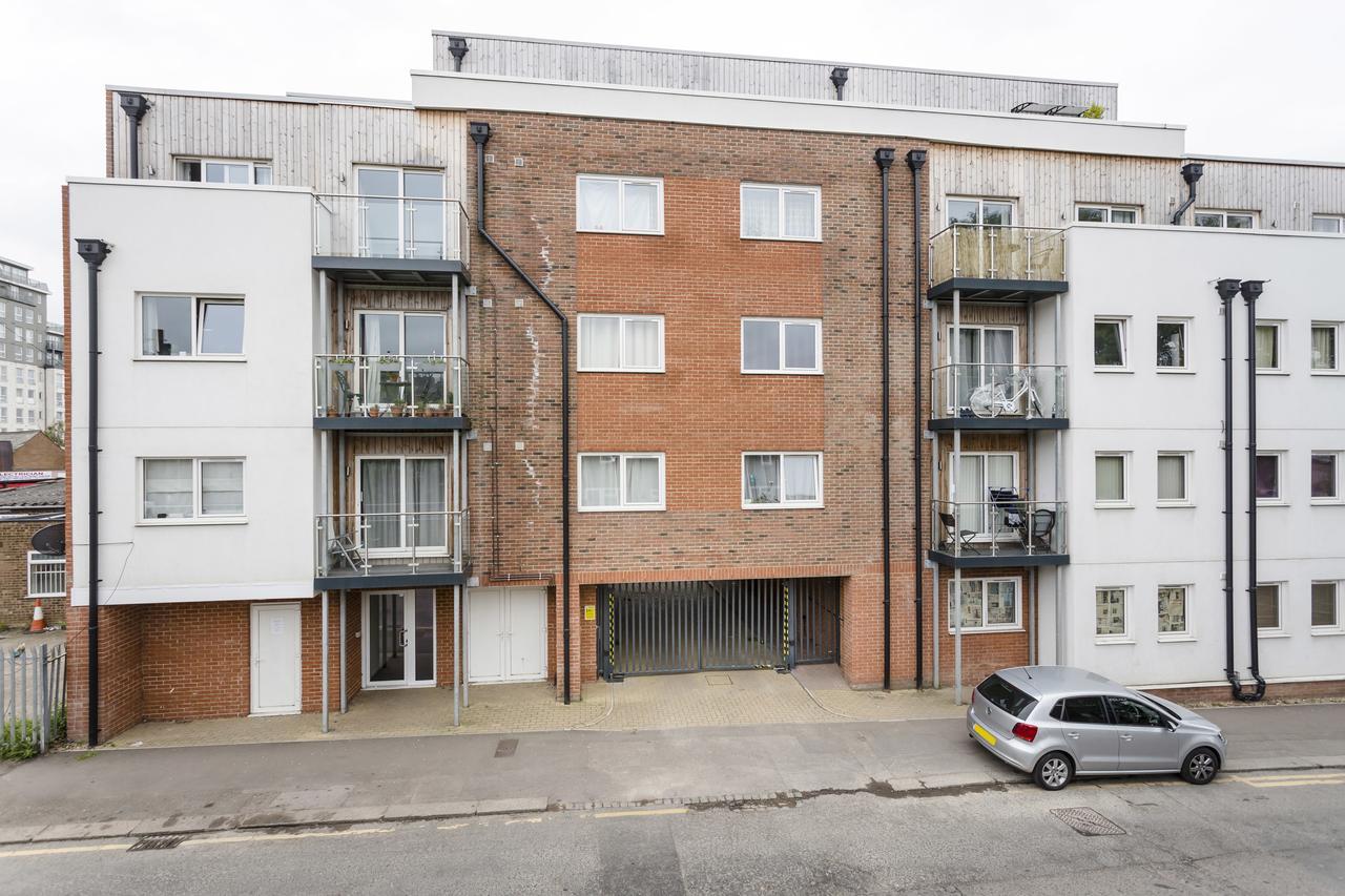 1 Bed Apt Sleeps 4 Luton  Exterior foto